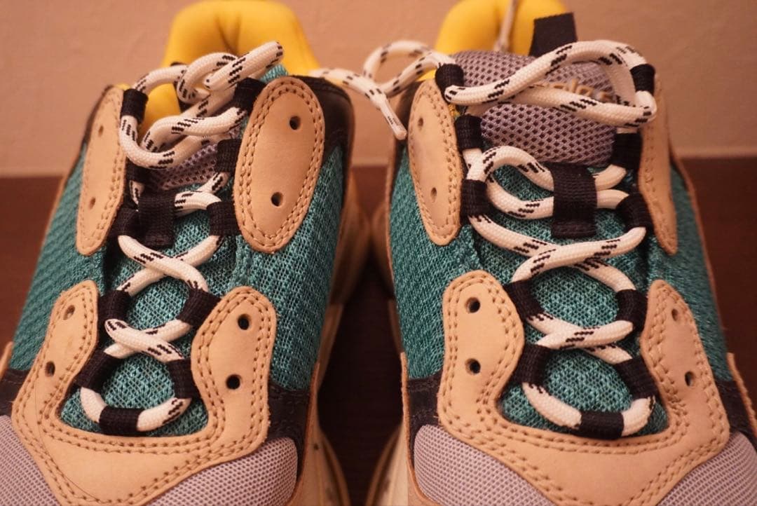 バレンシアガ　トリプルs ブラウン/ベージュ