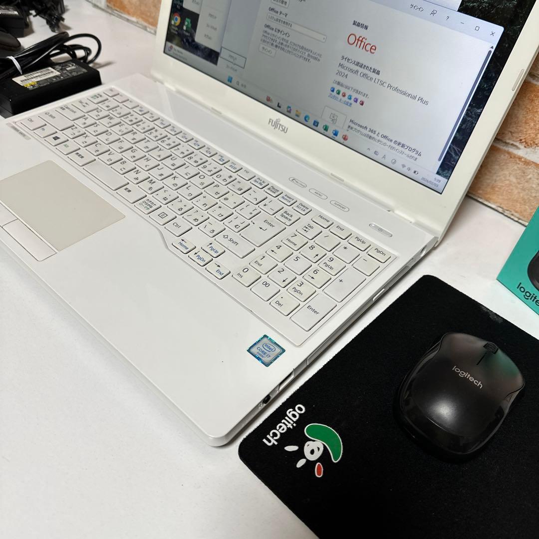 富士通 ノートPC Corei7 メモリ8GB Webカメラ　Win11 Pro