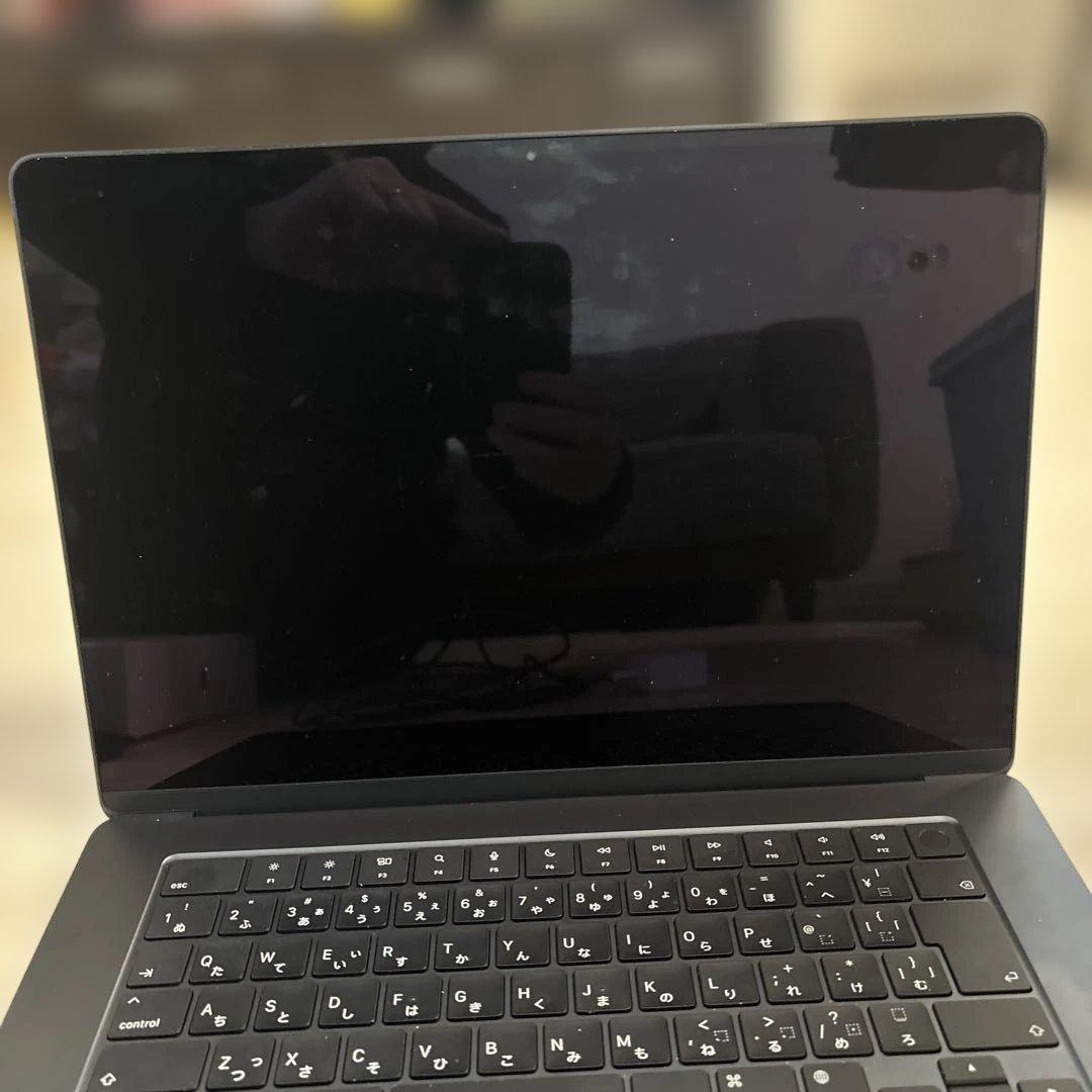 Apple MacBook Air 15インチ (8GB, 256GB SSD)