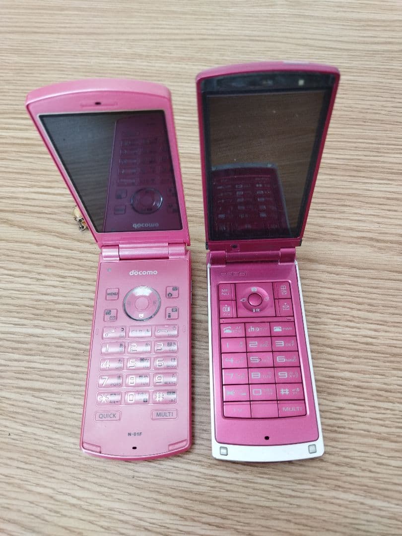 docomo　au他 スマートフォン　ガラケー　計16台　充電器あり　動作未確認