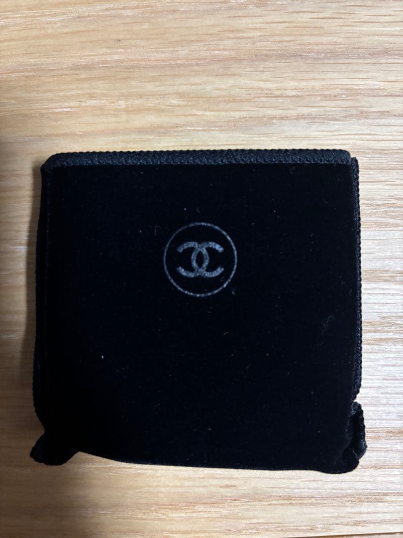 新品未使用CHANEL ハイライト　限定品　ルミエールドゥローシャン