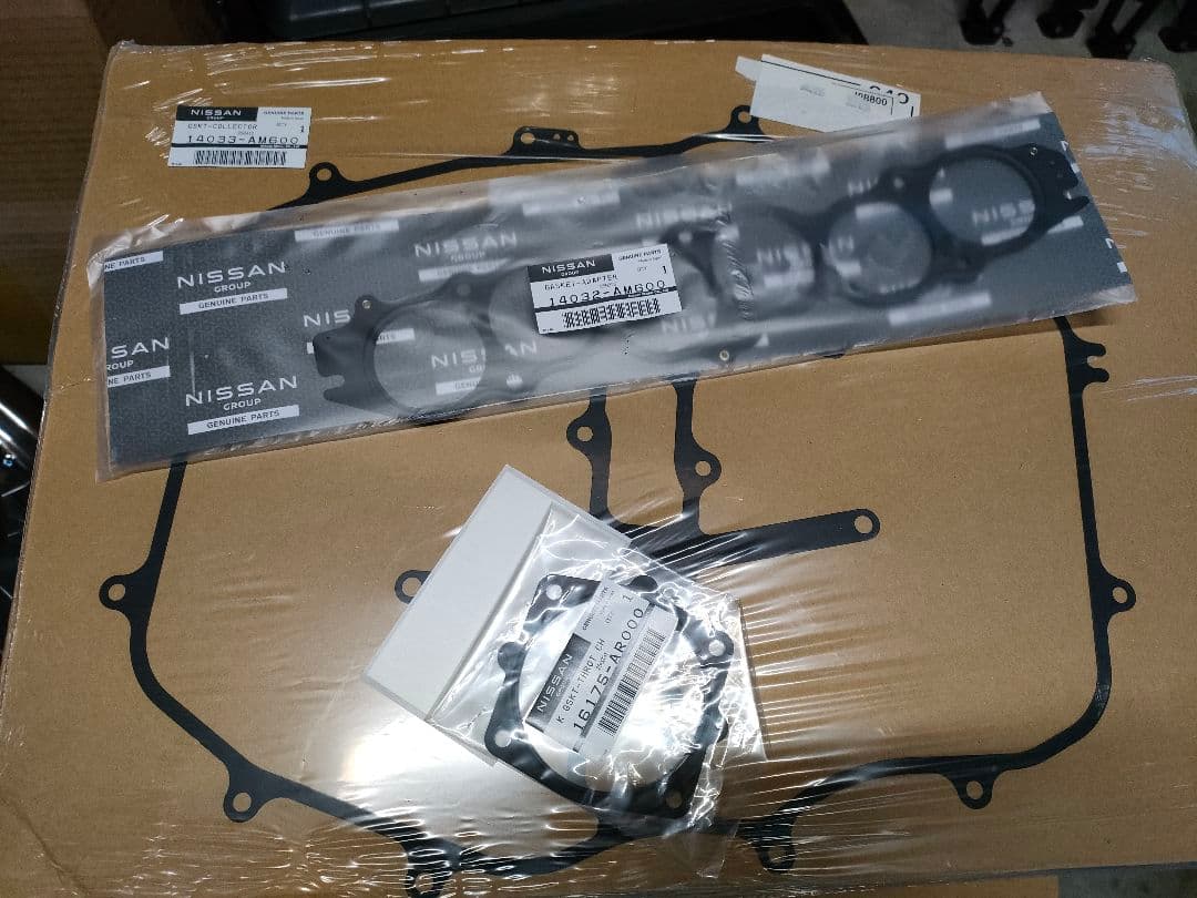 Z33前期 純正タペットカバー ＋その他交換に必要なパッキン、ガスケットセット