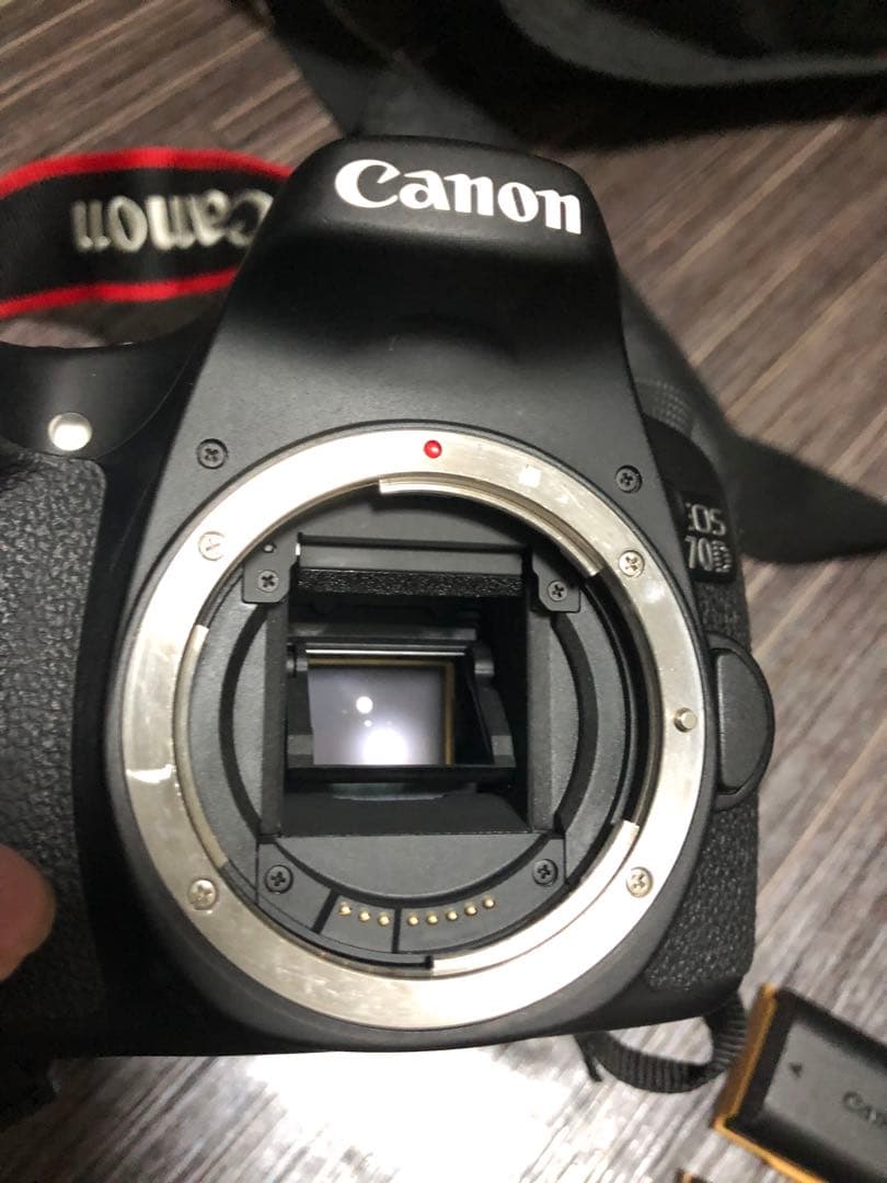 Canon EOS 70D デジタル一眼レフカメラ＋ズームレンズ