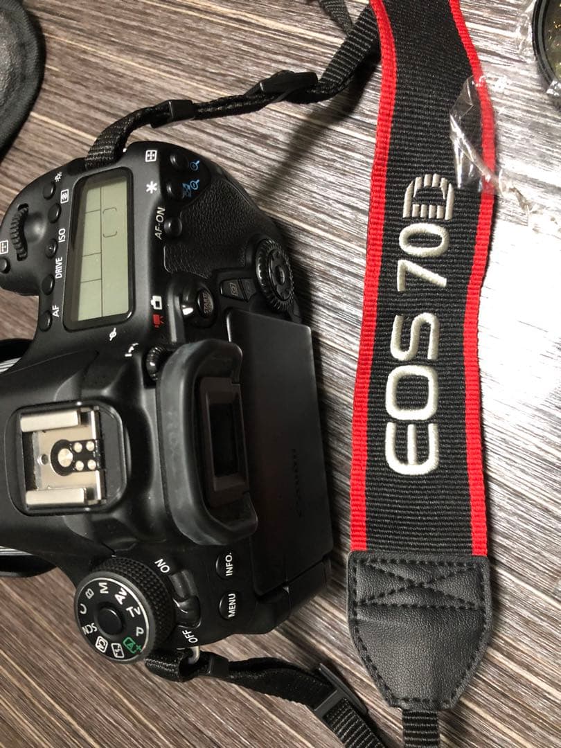 Canon EOS 70D デジタル一眼レフカメラ＋ズームレンズ