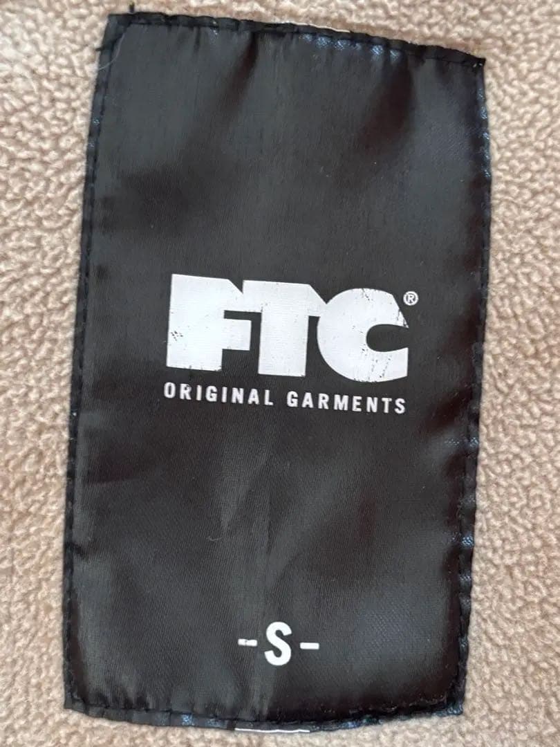 レア品 FTC エフティーシー マウンテンパーカー 裏ボア オレンジ Sサイズ