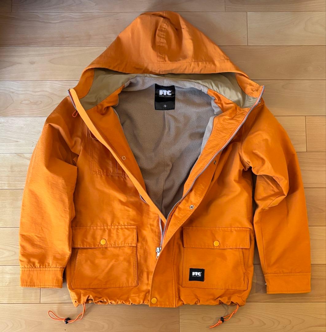 レア品 FTC エフティーシー マウンテンパーカー 裏ボア オレンジ Sサイズ