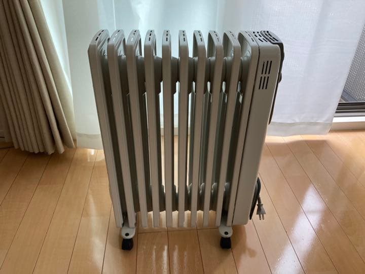 Italy デロンギ　オイルヒーター　イタリアデザイン　HR031015EC