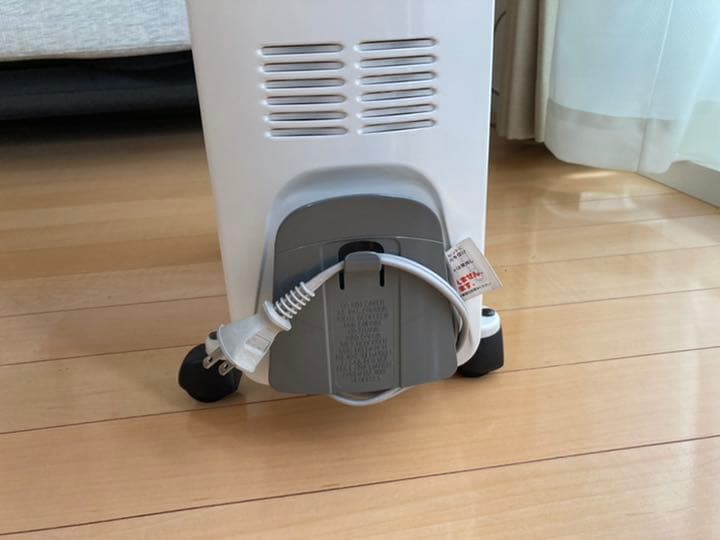 Italy デロンギ　オイルヒーター　イタリアデザイン　HR031015EC