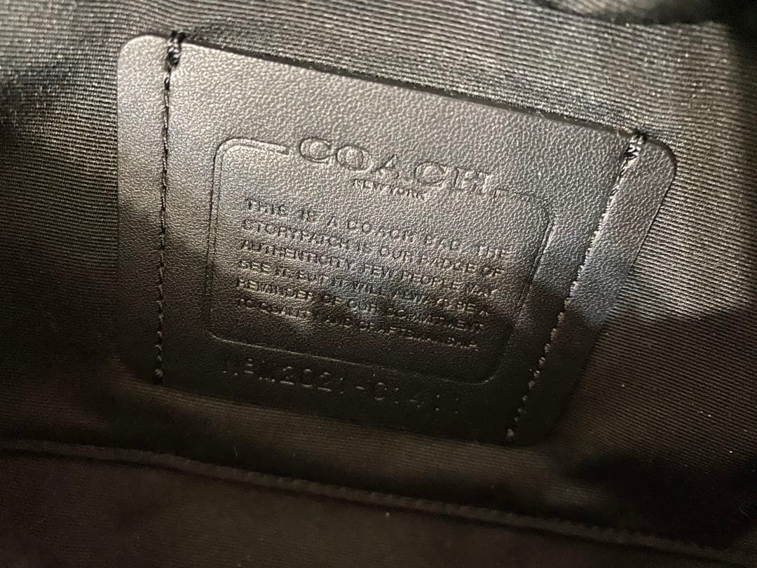 【綺麗】　COACH ブラック ボディバッグ