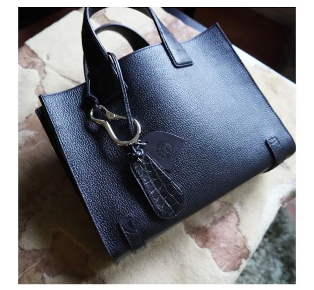 馬車道今井　「クロコちょい持ちバッグ」 アンルームモデル