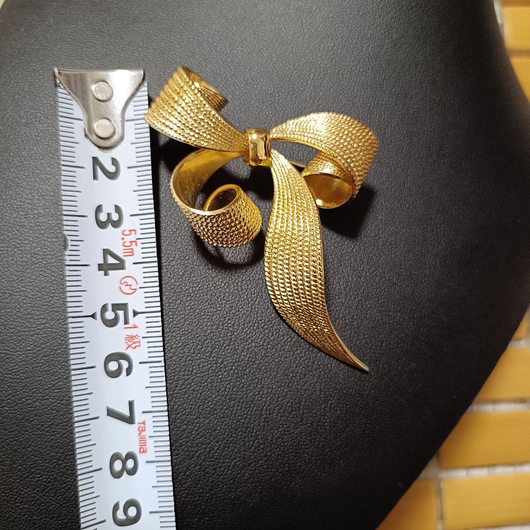 クリスチャンディオール　リボン　ブローチ　ゴールド　付属品なし