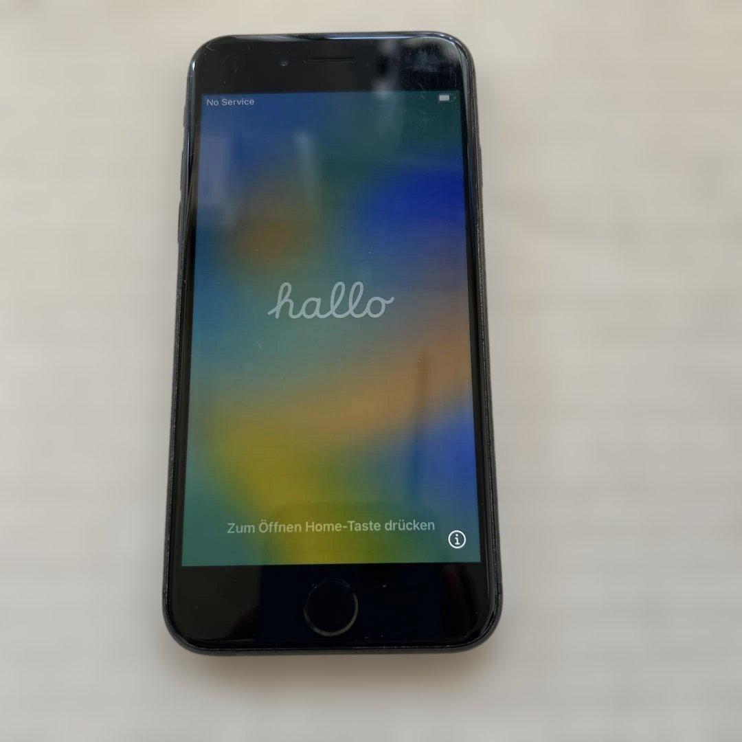 【美品】Apple iPhone 8 スペースグレイ　64GB