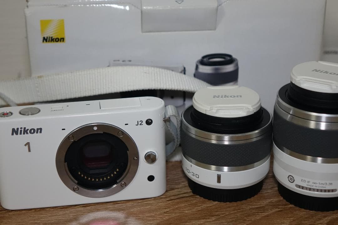 Nikon 1 J2 ホワイト ダブルレンズキット 動作確認済み フルセット