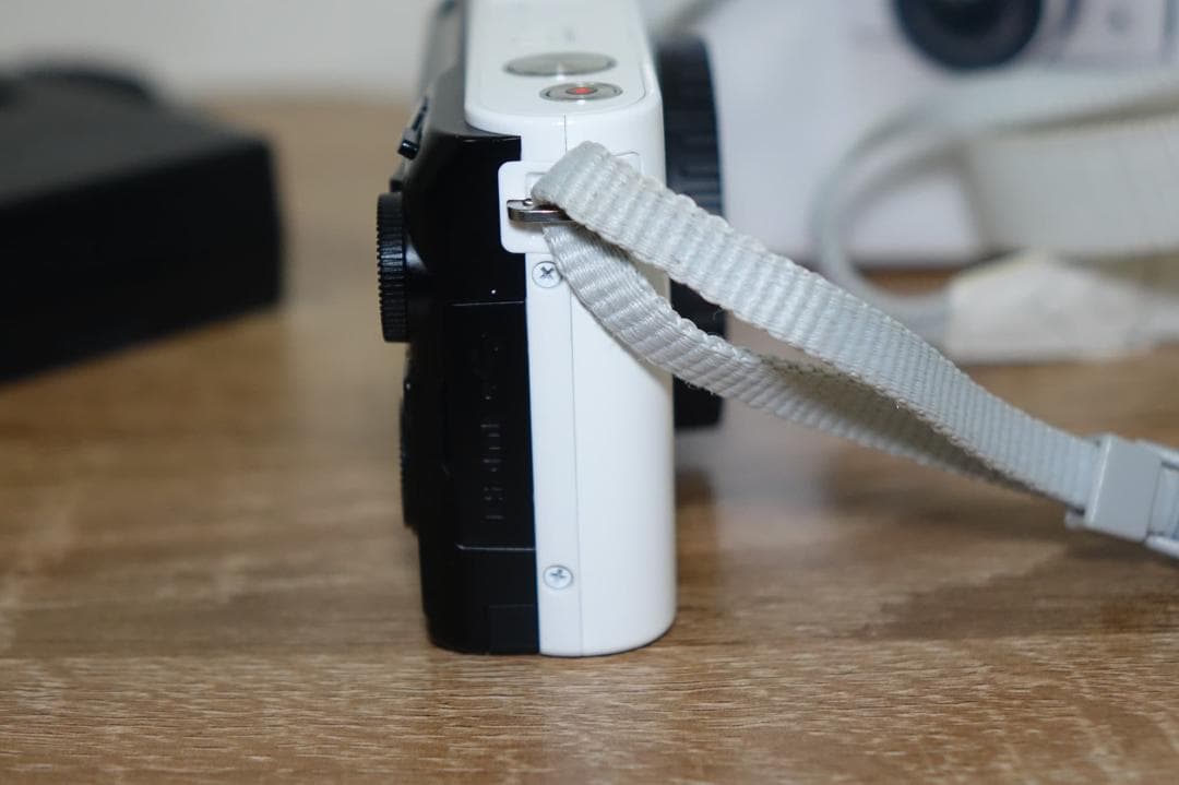 Nikon 1 J2 ホワイト ダブルレンズキット 動作確認済み フルセット