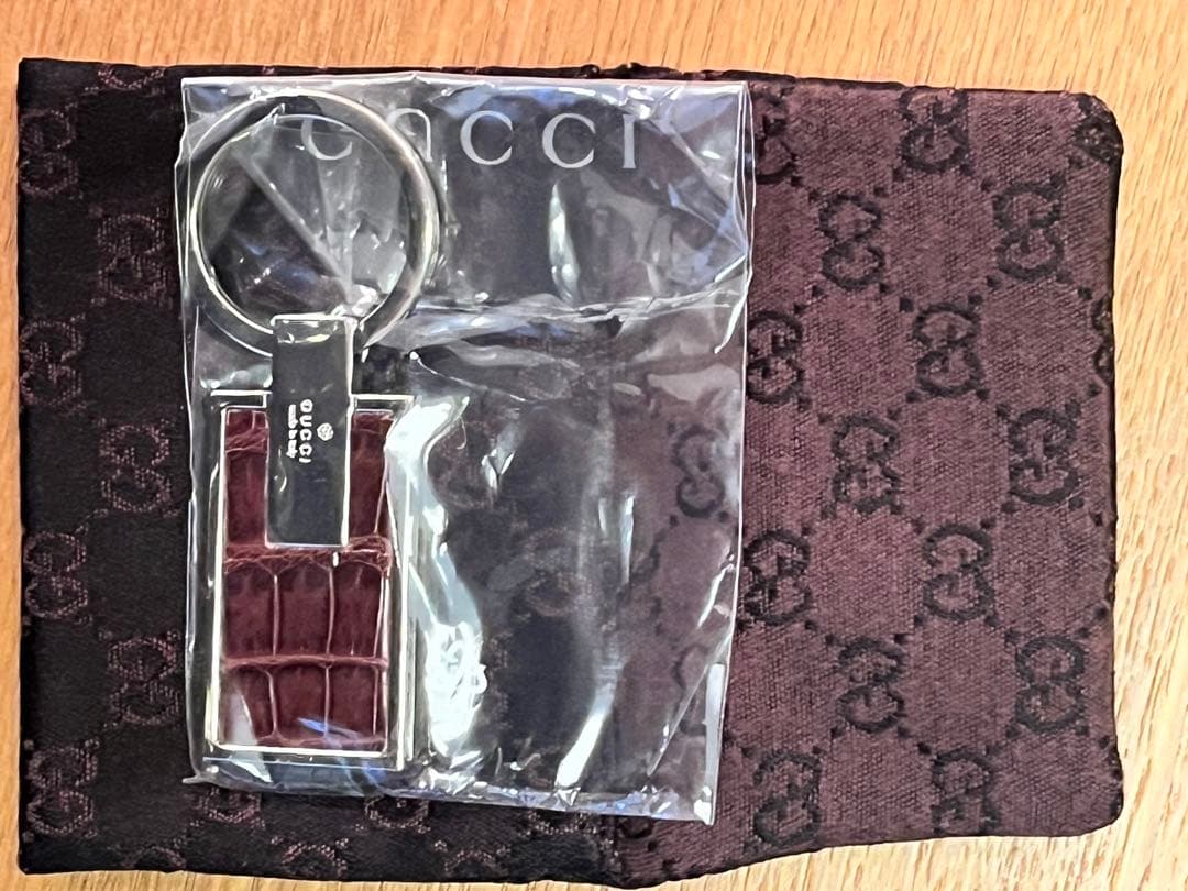 GUCCI ブラウンレザー キーホルダー