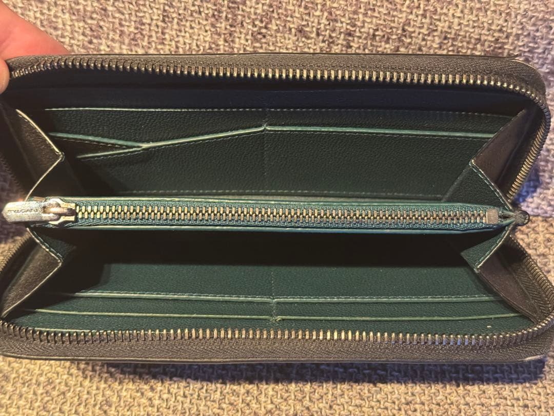 BVLGARI ブラックレザー 長財布　保証書箱付