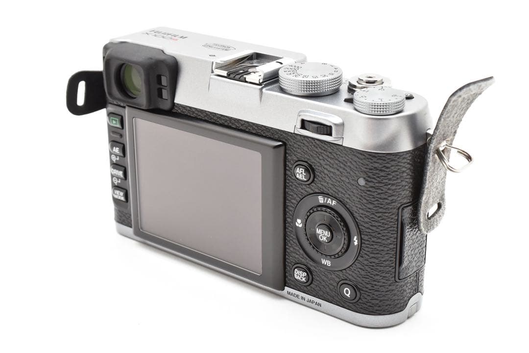 【美品】フジフィルム FUJIFILM X100S シルバー コンパクトカメラ