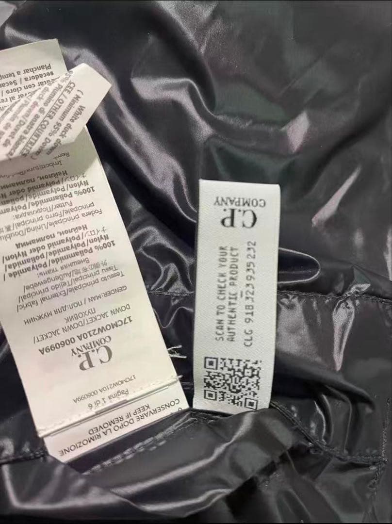 【未使用級】 C.P. COMPANY ブラックダウンジャケット