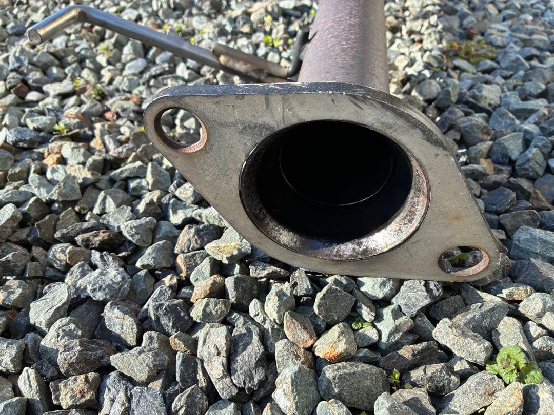 e52エルグランド マフラー　中間　BE FREE製？