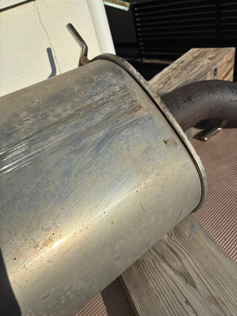 e52エルグランド マフラー　中間　BE FREE製？