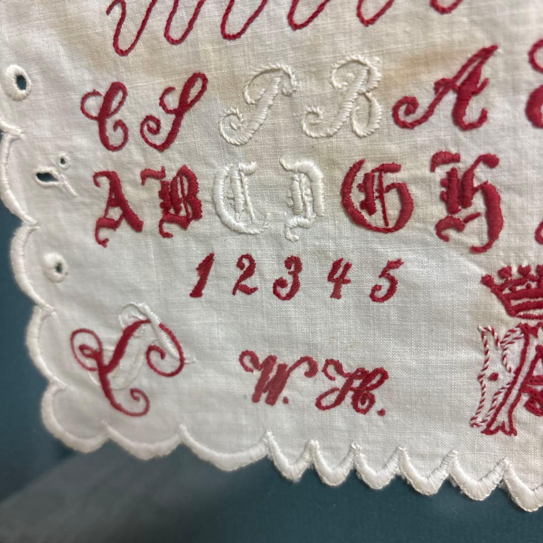 フランス　アンティーク　赤糸&白糸　サンプラー　刺繍　ガラス入り　額入り