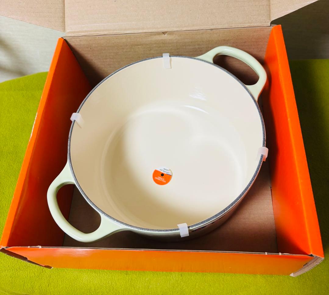 【新品未使用】 ル・クルーゼ　ココット・ロンド 22cm ワサビ