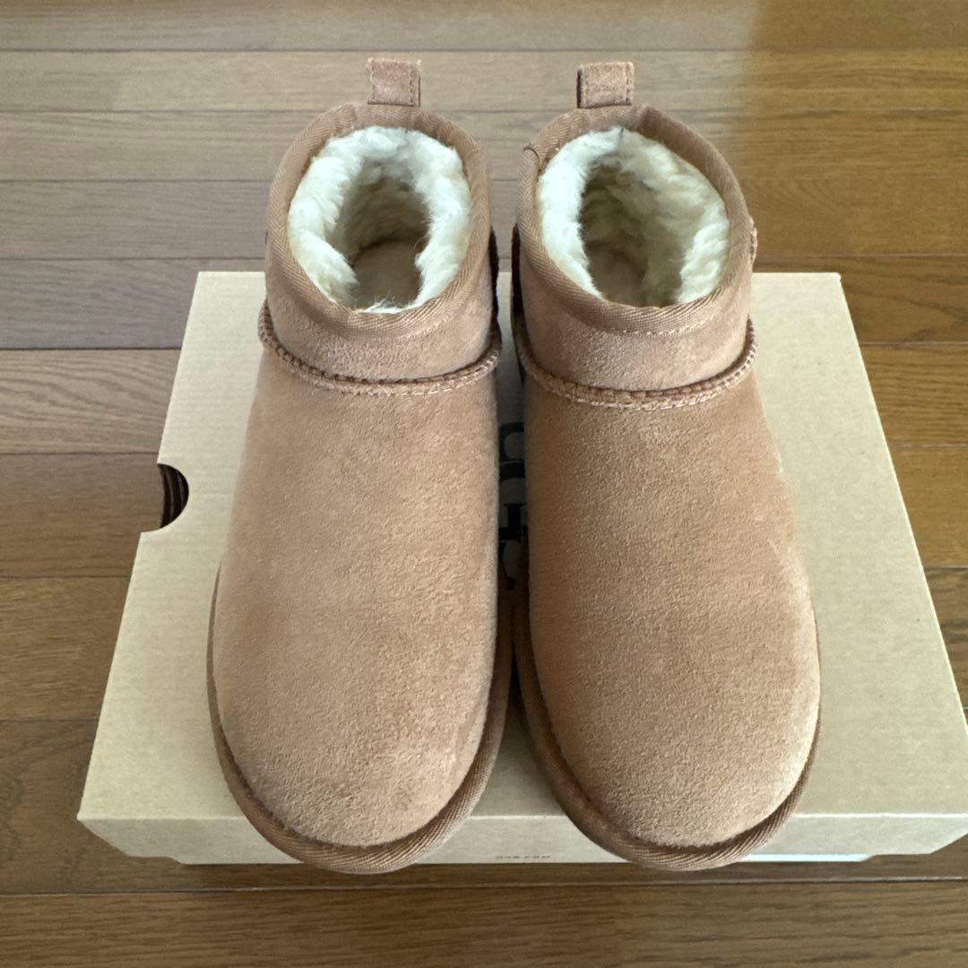 UGG CLASSIC ULTRA MINI 23㎝