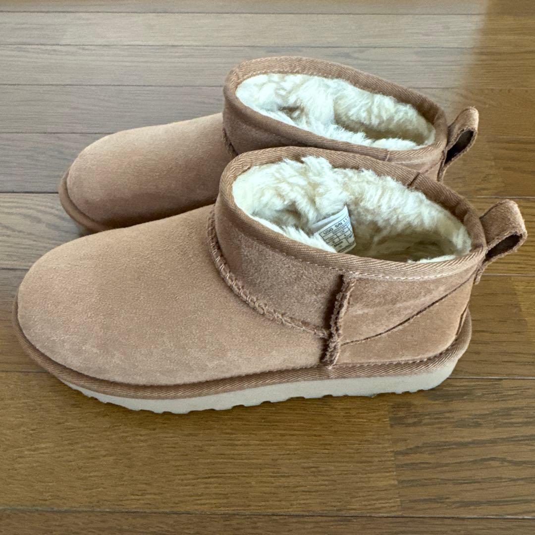 UGG CLASSIC ULTRA MINI 23㎝