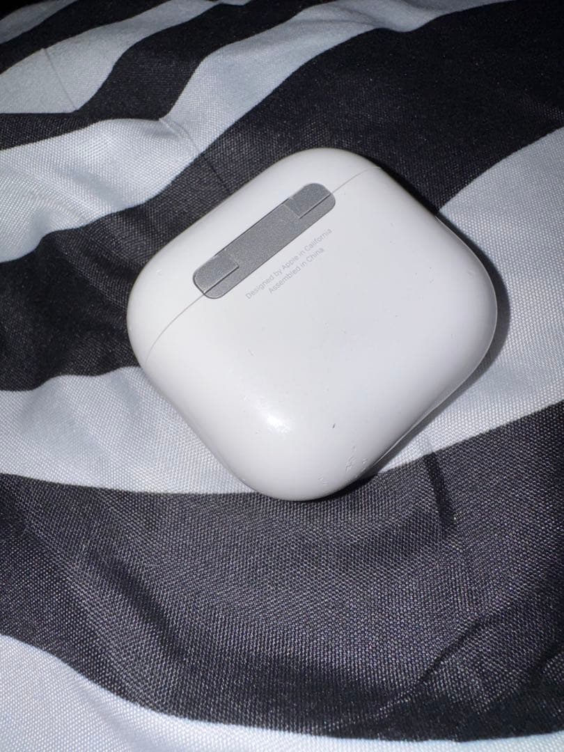 AirPods4 ノイズキャンセリング搭載　箱は無し