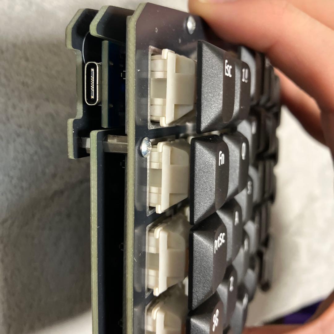 完成品　Ergo68 分割型エルゴノミクスキーボード 本体