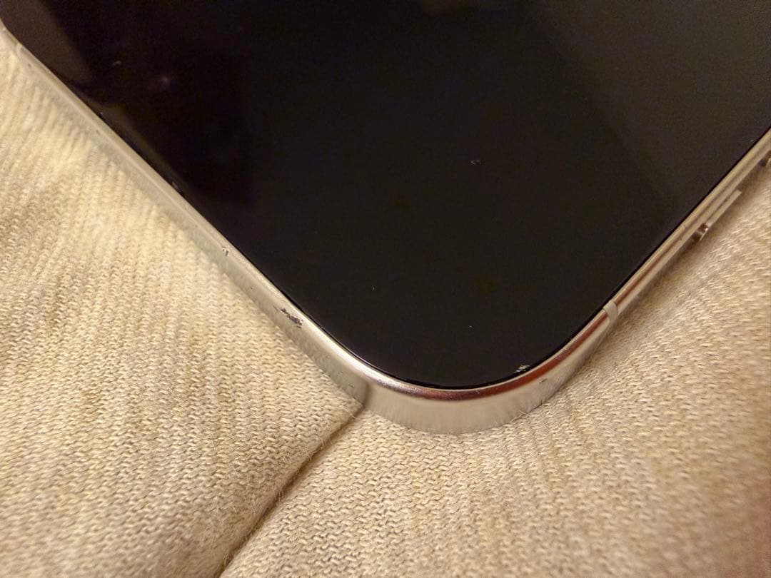 iPhone 15 Pro Max 256GB ホワイトチタニウム SIMフリー