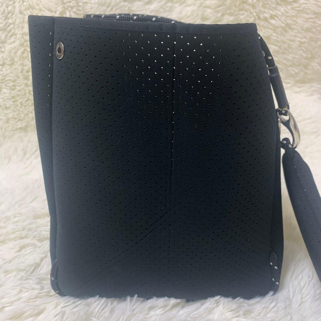 【美品】ステイトオブエスケープ　マザーズバック　大容量　パンチング　黒　ポーチ付