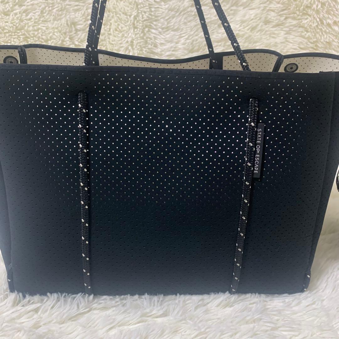 【美品】ステイトオブエスケープ　マザーズバック　大容量　パンチング　黒　ポーチ付