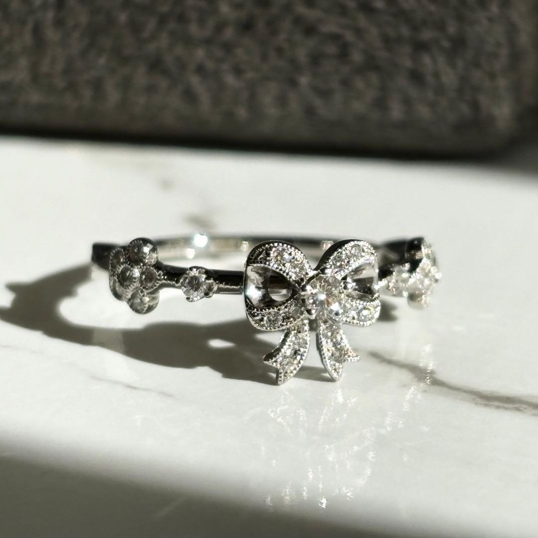 Abheri プラチナ リボン ダイヤモンド リング