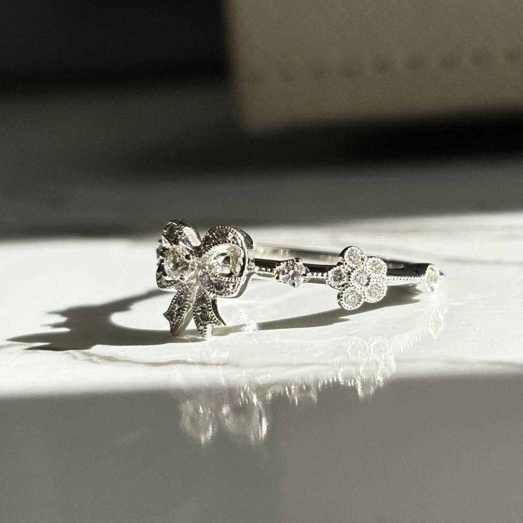 Abheri プラチナ リボン ダイヤモンド リング