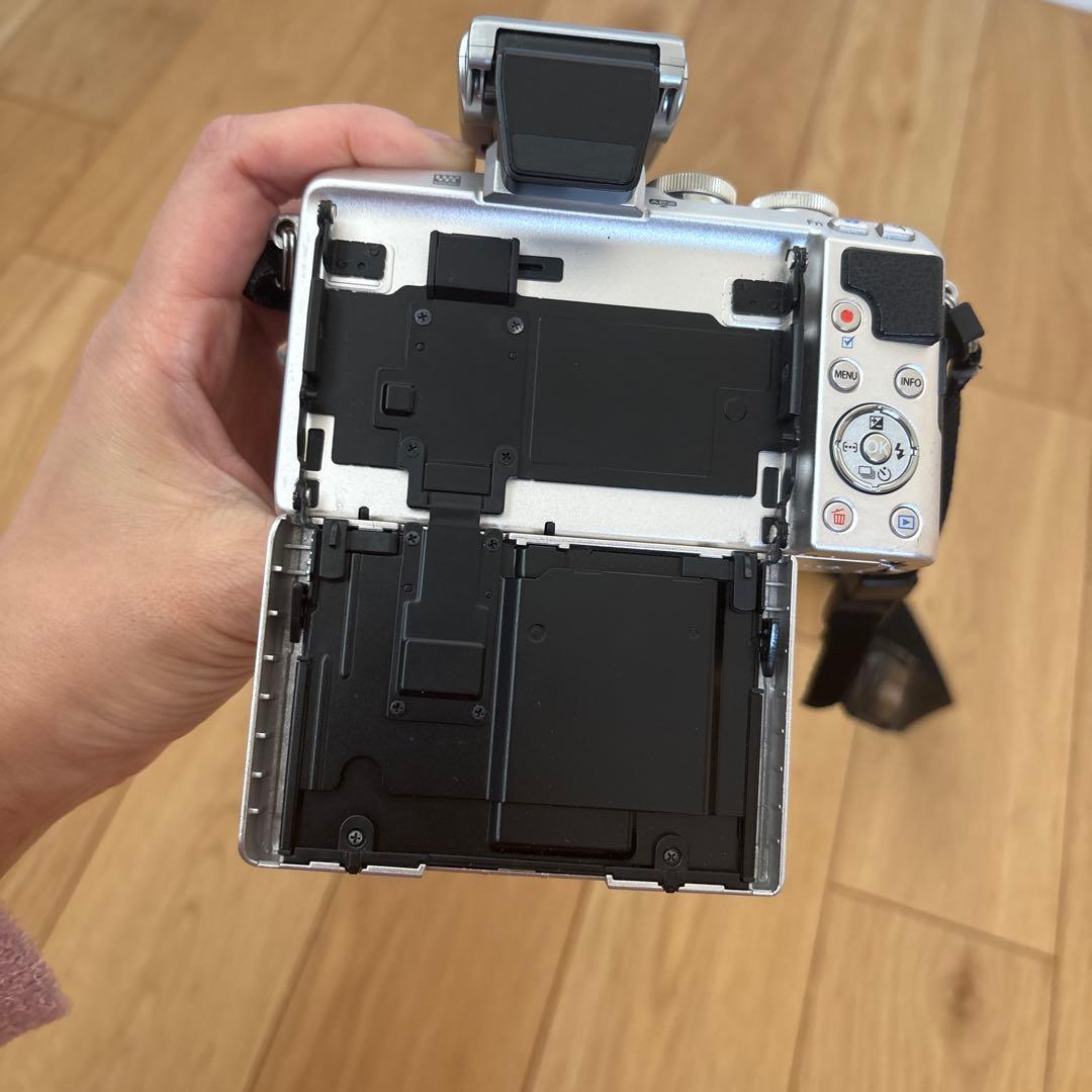 OLYMPUS PEN E-PL7 ミラーレス一眼 ジャンク　黒　ブラック