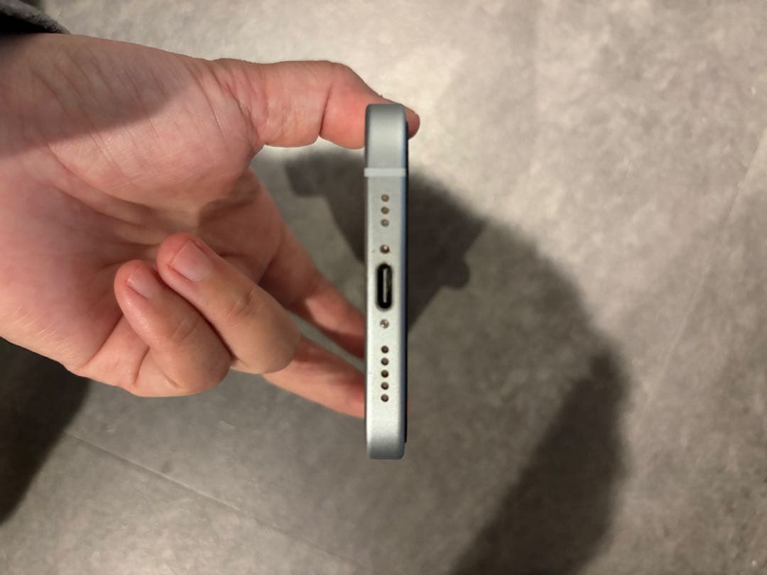 iPhone 15 ブルー　SIMフリー