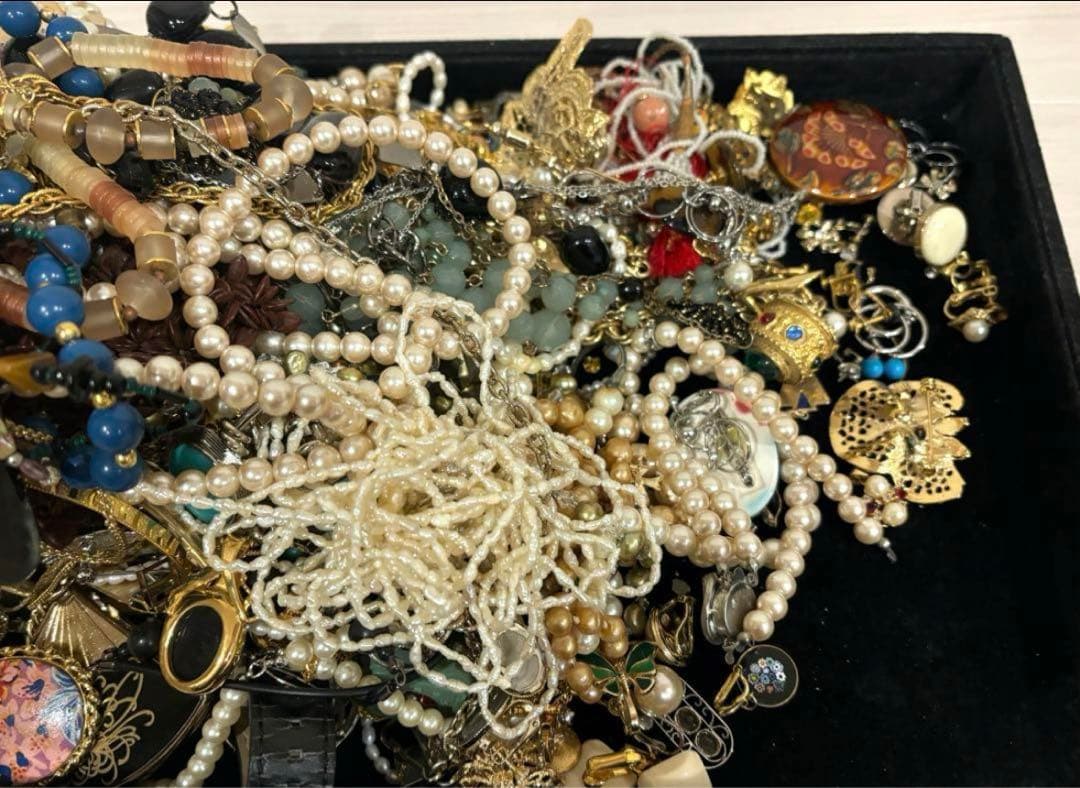 【在庫処分】イミテーションアクセサリー約2.3+3＝約5.3kgまとめ売り