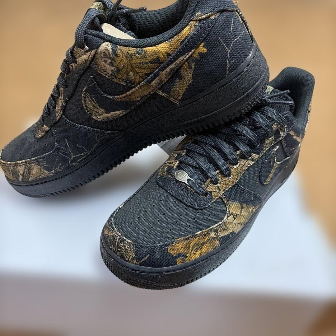 Nike Air Force 1 カモフラージュスニーカー