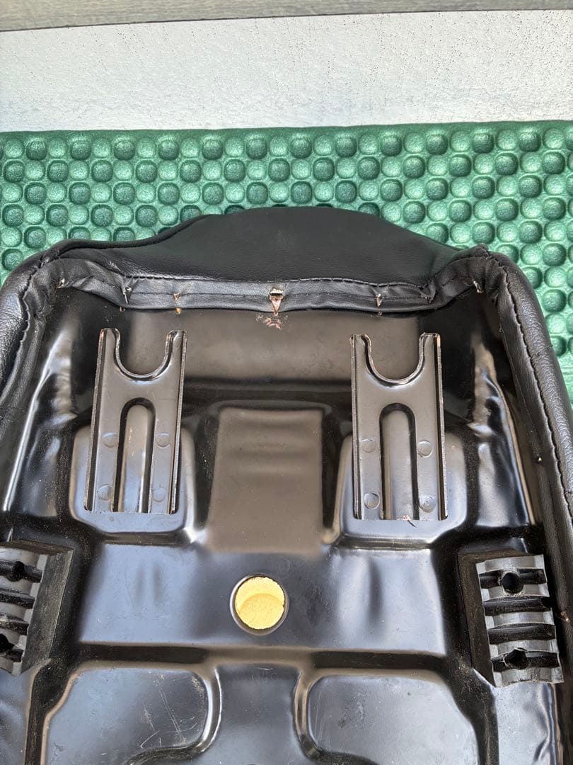 SR400 タックロール　シート　純正ベース