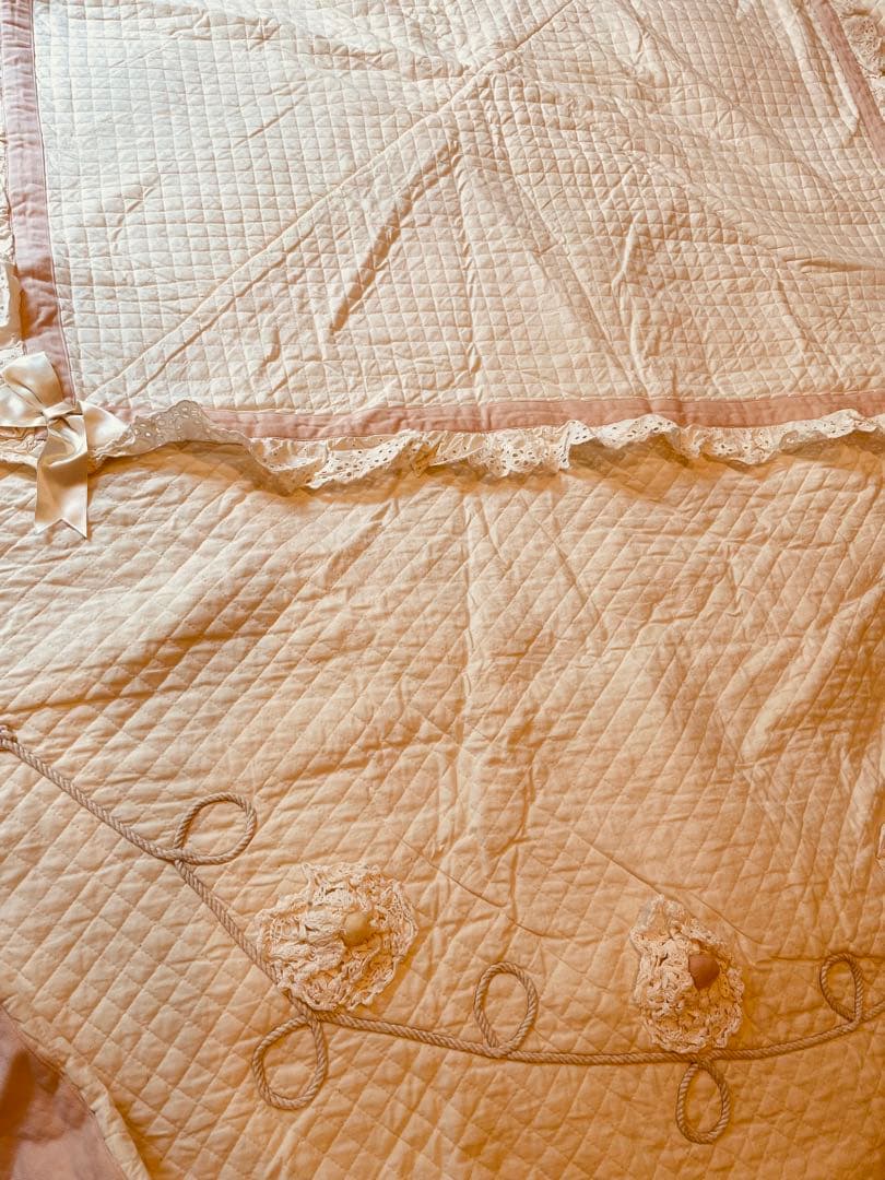 ❤️お値下げ★さえら★アンリコ★お花モチーフとリボン飾り付★キルティングマット特大