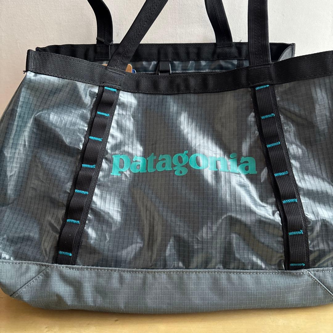 B331新品Patagonia ブラックホールトート 25L トートバッグ大容量