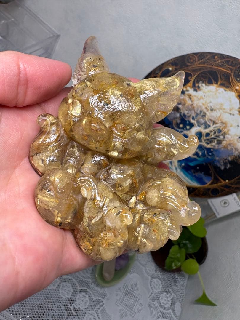 オルゴナイト 九尾の狐小物入れ ゴールドルチルクォーツ