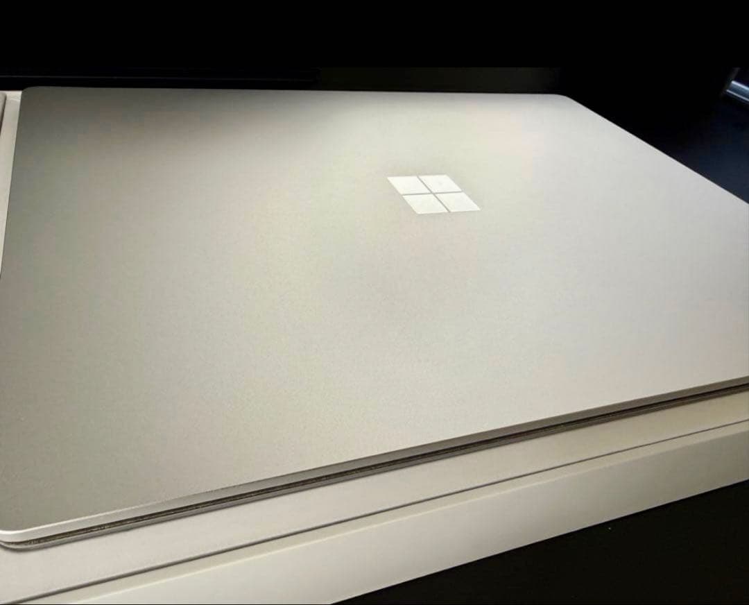 や*ー様 Microsoft Surface Laptop シルバー