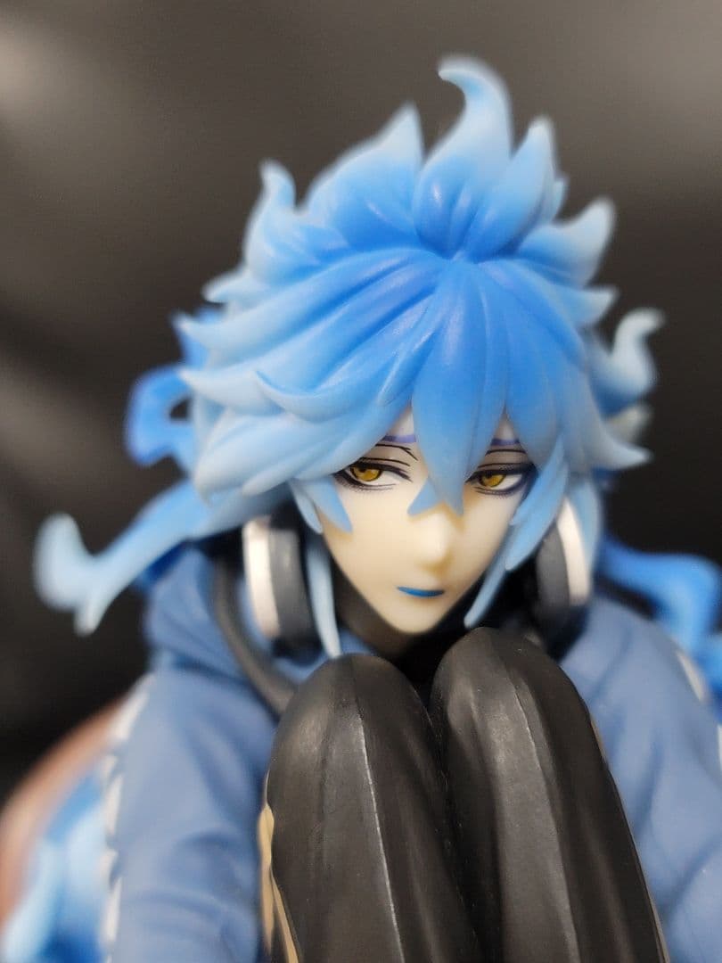 ツイステ　イデアシュラウド　フィギュア