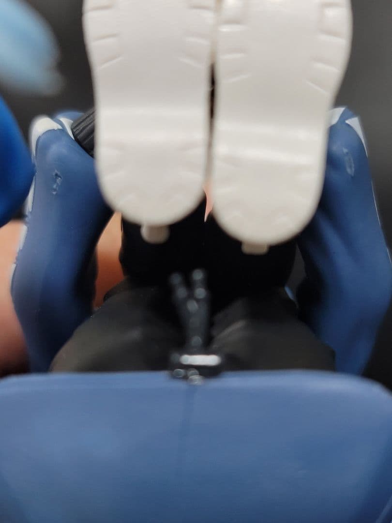 ツイステ　イデアシュラウド　フィギュア