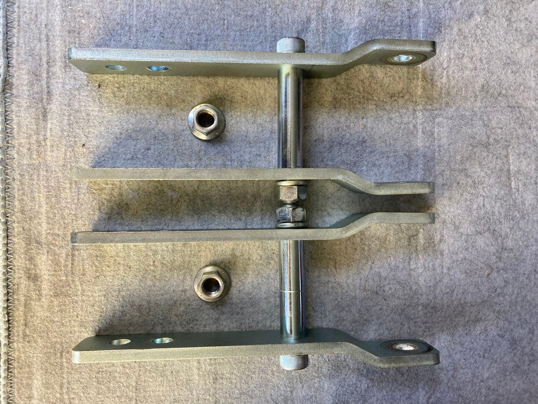 ハイエース　リンエイ　ロングシャックル