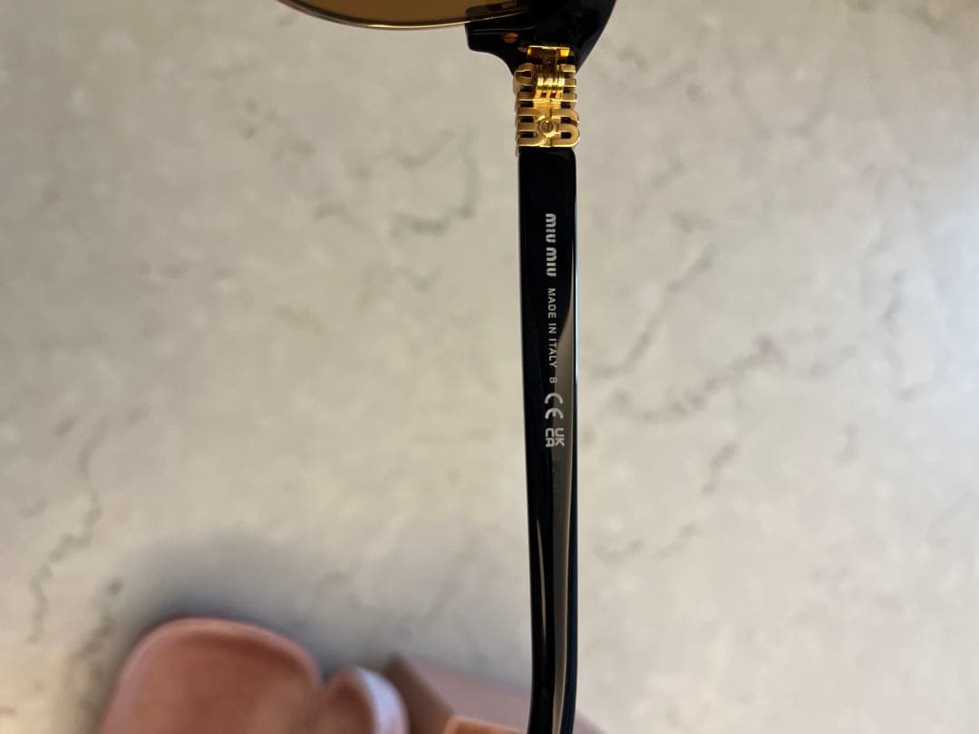 （新品）MIU MIU キャットアイサングラス SMU09Z