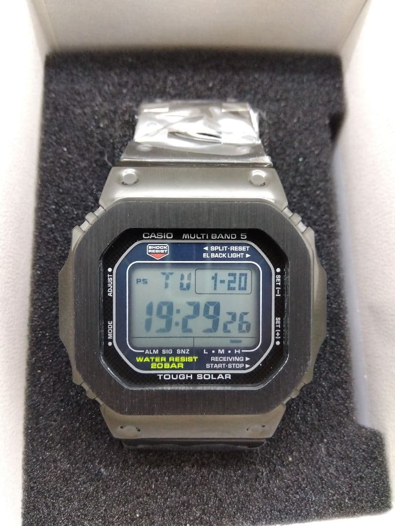電波ソーラー　GW-M5600 メタル カスタム G-SHOCK　ブラック