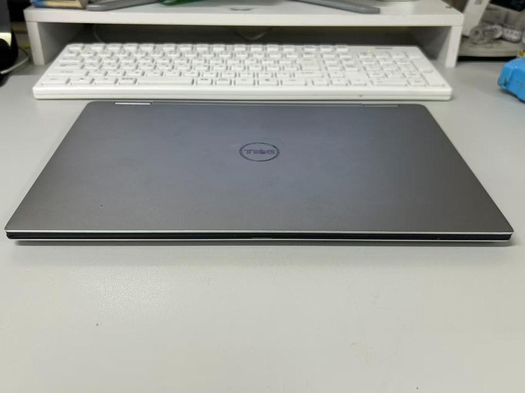 DELL XPS 13 9365 / i5-7Y75 / タッチパネル機能搭載